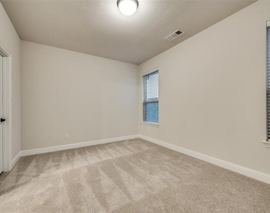 5901 The Esplanade Drive - Photo Thumbnail 32