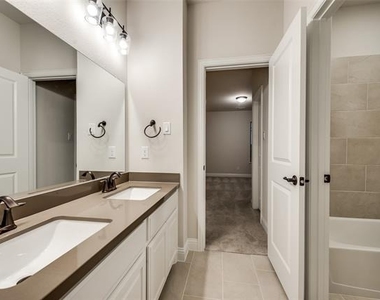 5901 The Esplanade Drive - Photo Thumbnail 31