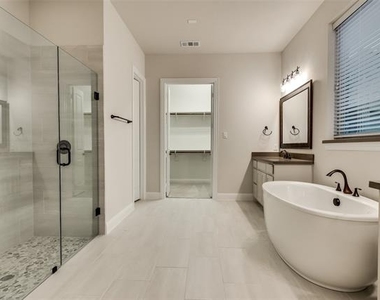5901 The Esplanade Drive - Photo Thumbnail 20