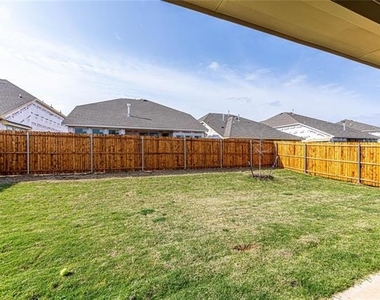 1209 Mesquite Lane - Photo Thumbnail 17
