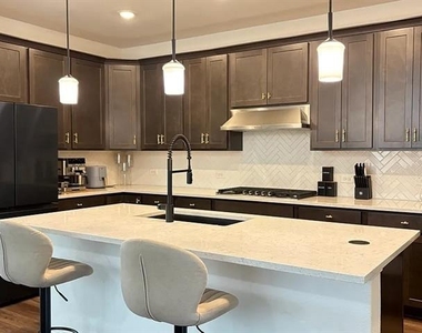 3624 Cadogan Street - Photo Thumbnail 2