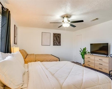 42 W Creek Lane - Photo Thumbnail 14