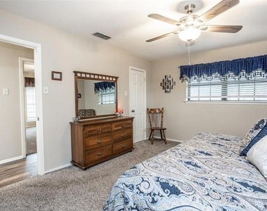 2002 Everglade Drive - Photo Thumbnail 19