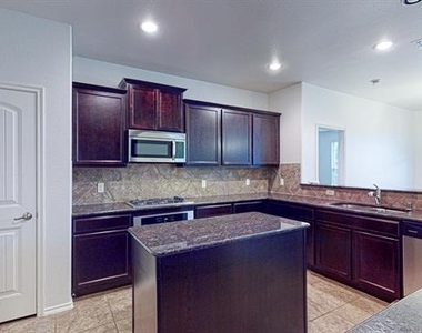 10404 Hidden Haven Drive - Photo Thumbnail 18