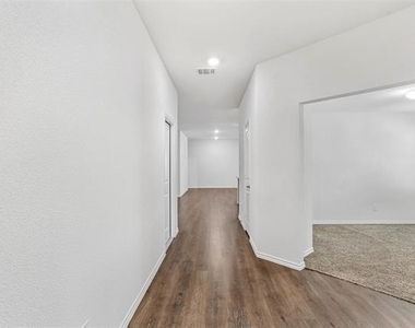 3234 Hawkins Drive - Photo Thumbnail 3