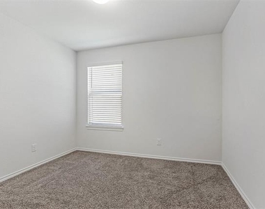 3234 Hawkins Drive - Photo Thumbnail 14