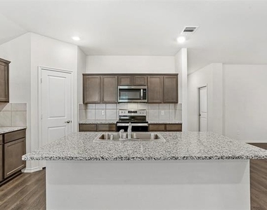 3234 Hawkins Drive - Photo Thumbnail 5