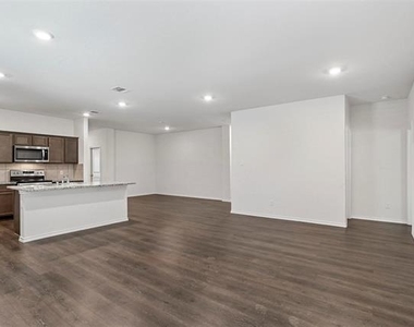 3234 Hawkins Drive - Photo Thumbnail 8