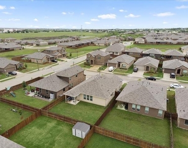 1104 Genola Drive - Photo Thumbnail 21
