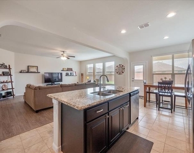 1104 Genola Drive - Photo Thumbnail 4