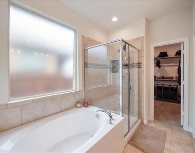 1104 Genola Drive - Photo Thumbnail 12