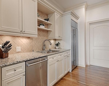 2828 Hood Street - Photo Thumbnail 6
