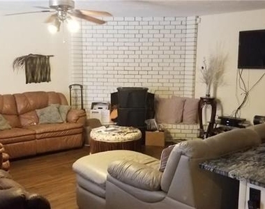 5228 Runyon Drive - Photo Thumbnail 6