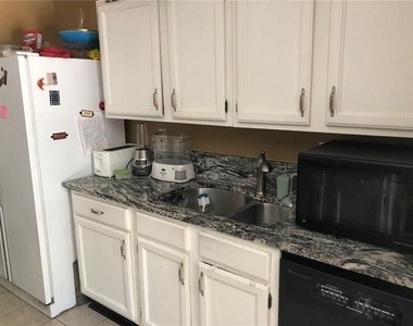 5228 Runyon Drive - Photo Thumbnail 4
