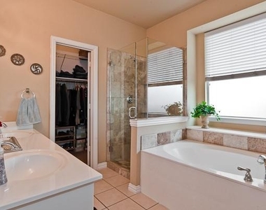 10137 Sanden Drive - Photo Thumbnail 11