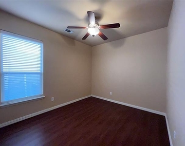 10137 Sanden Drive - Photo Thumbnail 13