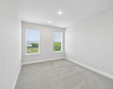 826 Marathon Court - Photo Thumbnail 6