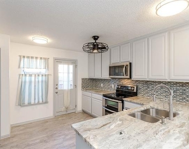 1809 Spring Creek Parkway W - Photo Thumbnail 13