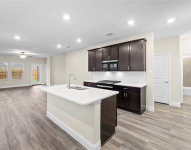 603 Hemingway Lane - Photo Thumbnail 4