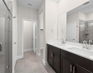 603 Hemingway Lane - Photo Thumbnail 8