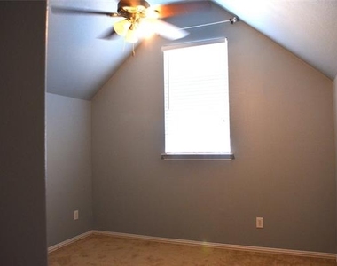 10113 Hanover Drive - Photo Thumbnail 11