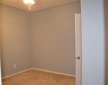 10113 Hanover Drive - Photo Thumbnail 10