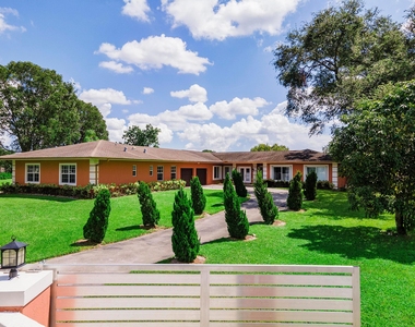 7600 Nw 82nd Terrace - Photo Thumbnail 1