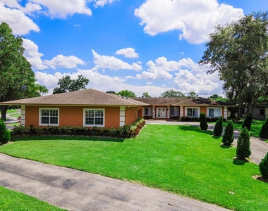 7600 Nw 82nd Terrace - Photo Thumbnail 4