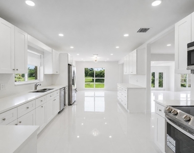 7600 Nw 82nd Terrace - Photo Thumbnail 23