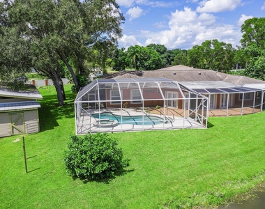 7600 Nw 82nd Terrace - Photo Thumbnail 6