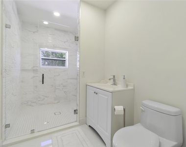 7600 Nw 82nd Terrace - Photo Thumbnail 19