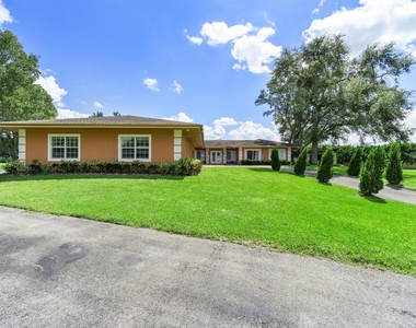 7600 Nw 82nd Terrace - Photo Thumbnail 12