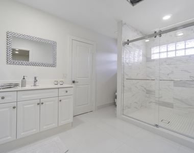 7600 Nw 82nd Terrace - Photo Thumbnail 25
