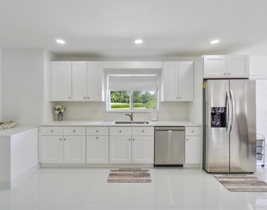 7600 Nw 82nd Terrace - Photo Thumbnail 21