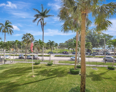 15 S Golfview Road - Photo Thumbnail 5