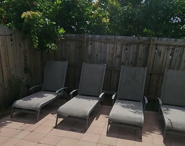 506 Heron Drive - Photo Thumbnail 13
