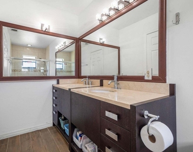 506 Heron Drive - Photo Thumbnail 7