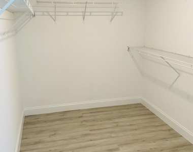 854 Sw Paar Drive - Photo Thumbnail 12