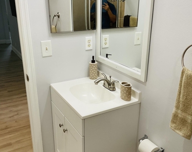 854 Sw Paar Drive - Photo Thumbnail 19
