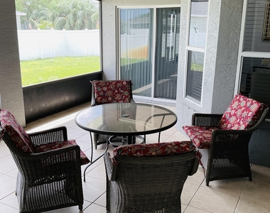 854 Sw Paar Drive - Photo Thumbnail 23