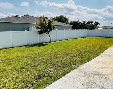 854 Sw Paar Drive - Photo Thumbnail 24