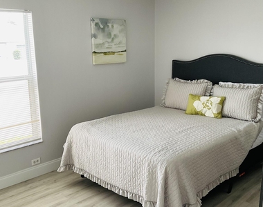 854 Sw Paar Drive - Photo Thumbnail 17