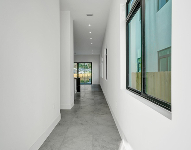 604 Sw 7th Avenue - Photo Thumbnail 4