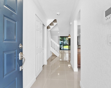 4821 Nw 22nd Street - Photo Thumbnail 4