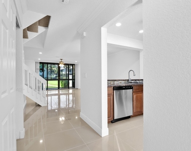 4821 Nw 22nd Street - Photo Thumbnail 7