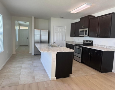 11477 Sw Patterson Street - Photo Thumbnail 2