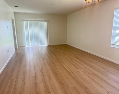 11477 Sw Patterson Street - Photo Thumbnail 3