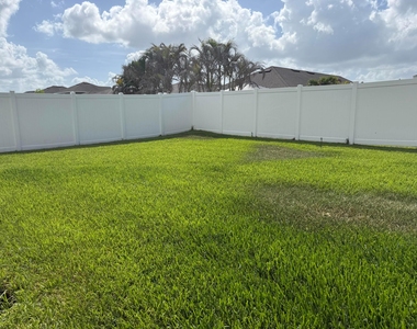 11477 Sw Patterson Street - Photo Thumbnail 7