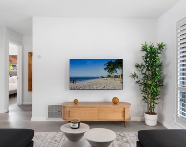 2640 Nw 9th Lane - Photo Thumbnail 8