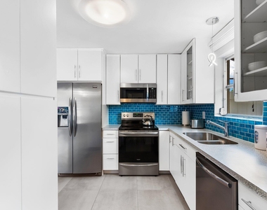 2640 Nw 9th Lane - Photo Thumbnail 7